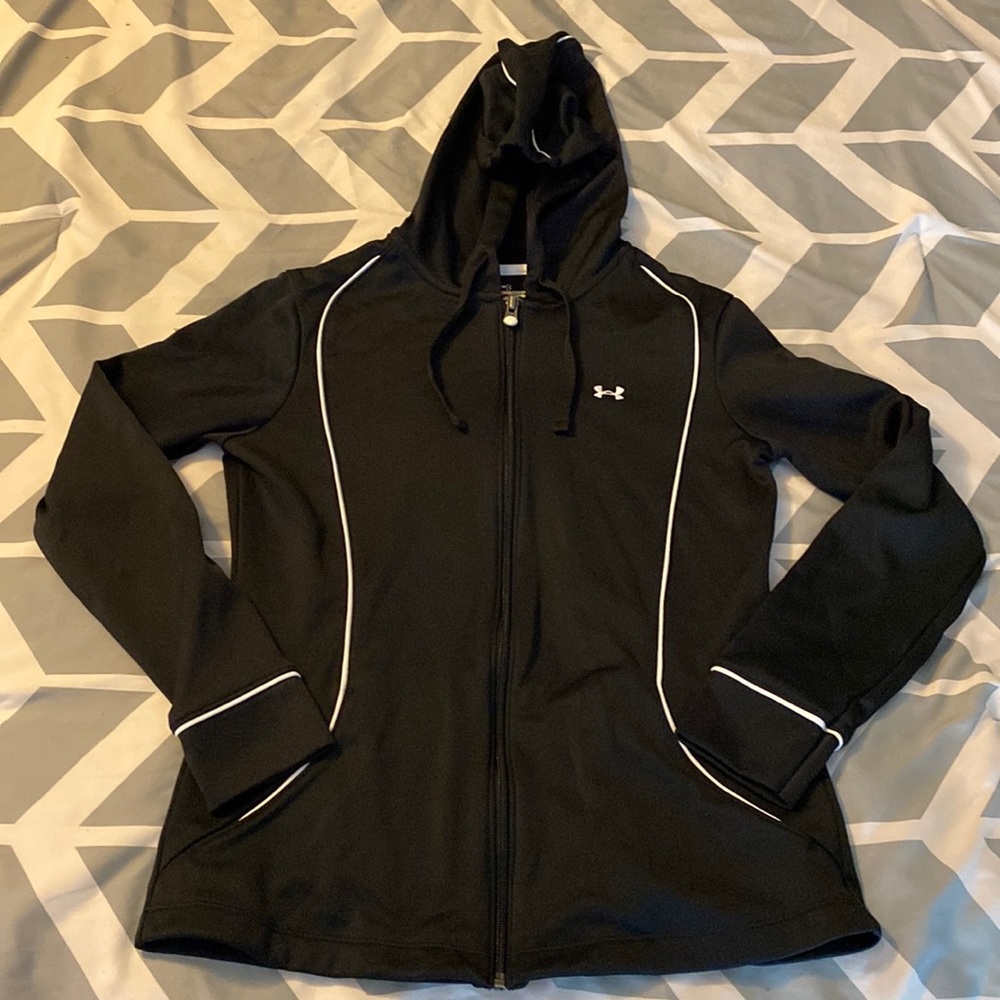Under Armour Women’s zip up hoodie. Black size Small